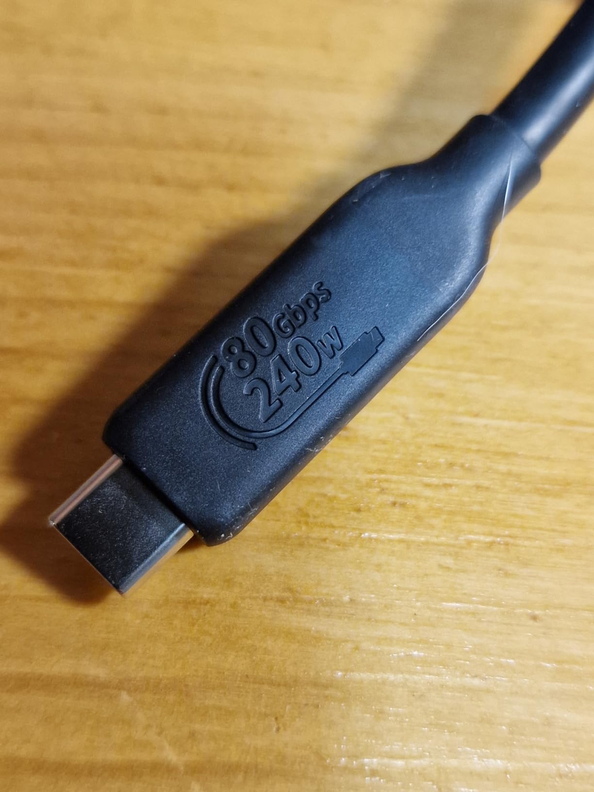 Amazon Basics cavo USB4 USB-C 1,5m 240W 80Gbps