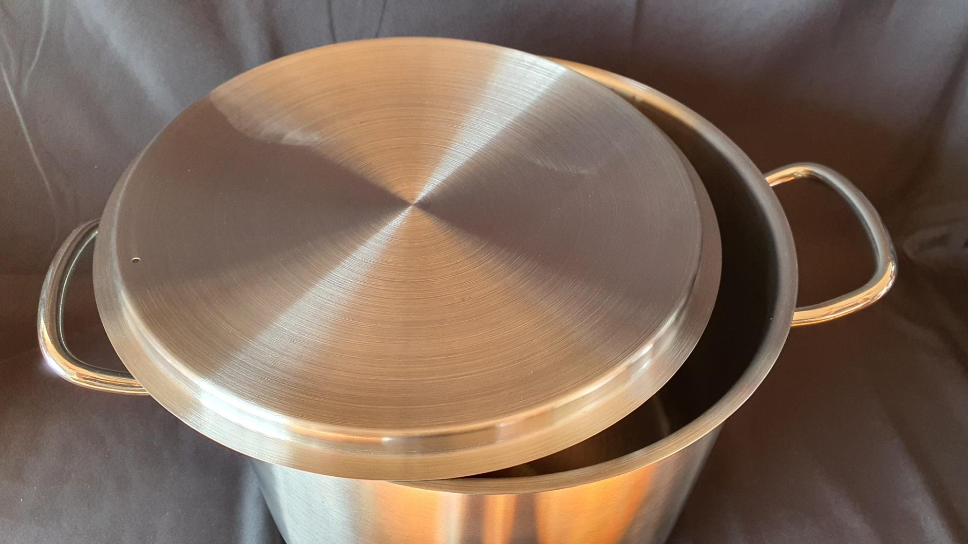 AmazonBasics Pentola Acciaio Inox 9,5 Litri con Coperchio