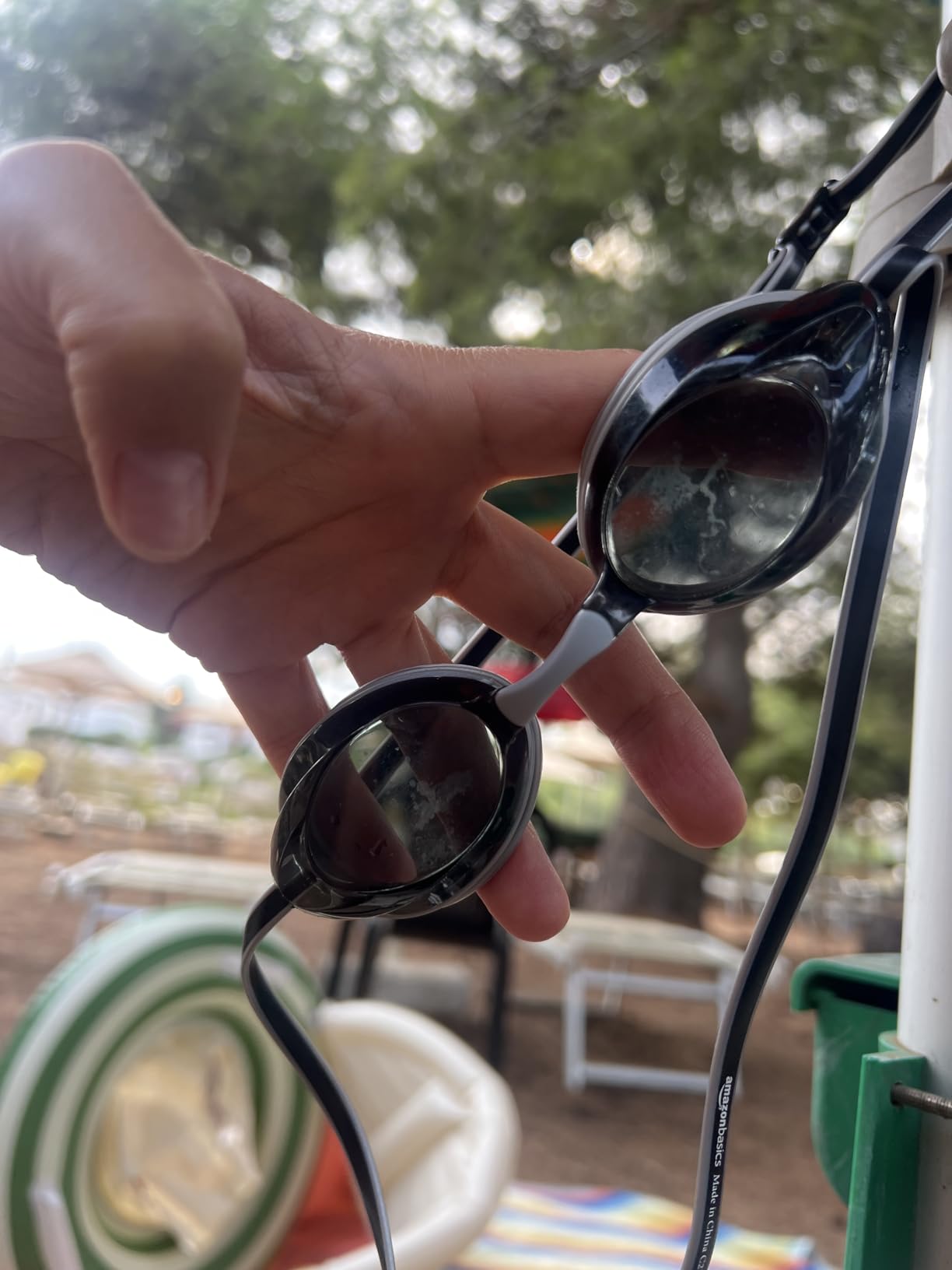 Amazon Basics Occhialini Nuoto Adulti Argento Specchio Antiappannamento