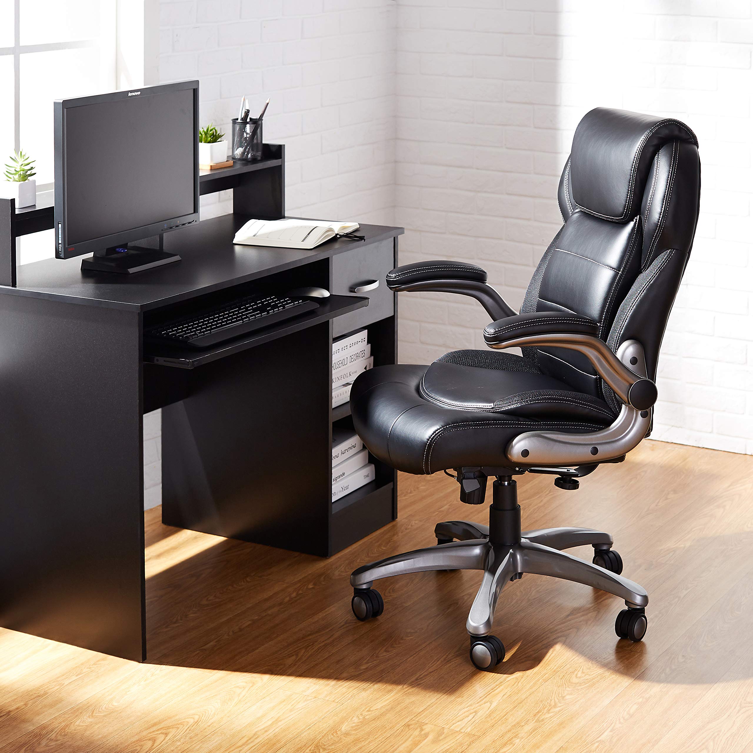 AmazonBasics Sedia da Ufficio in Pelle Nera Schienale Alto