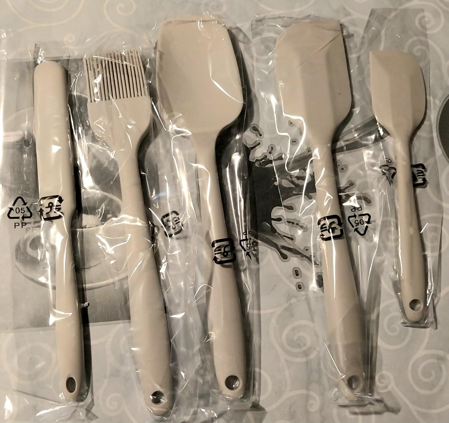 Amazon Basics Set 5 Spatole Silicone Grigio Lino Antiaderenti