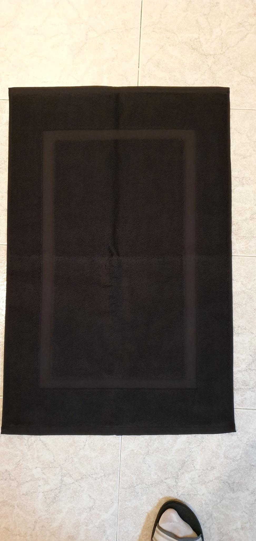 AmazonBasics Tappetino Bagno 51x79 cm Nero in Cotone