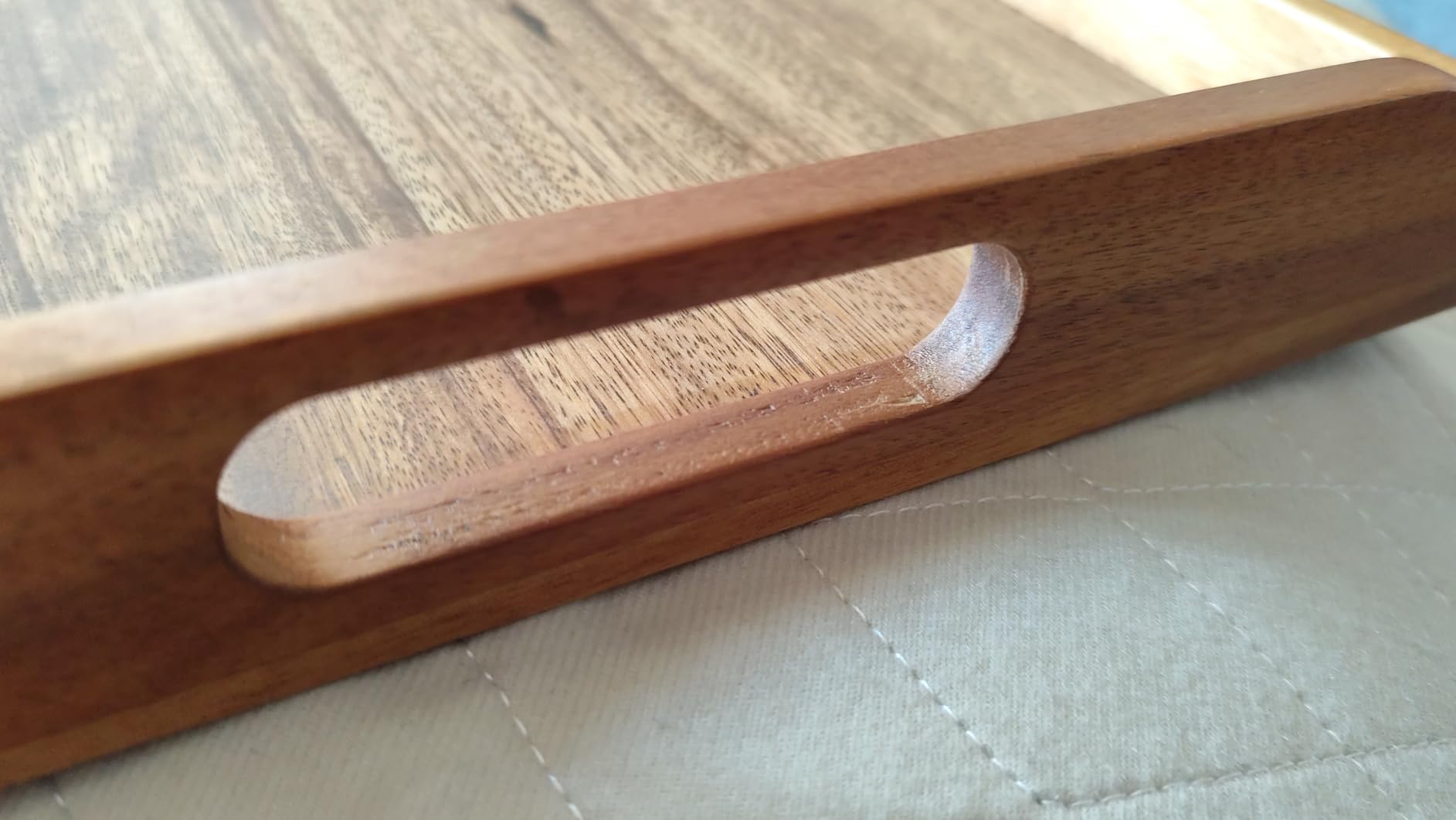 Amazon Basics Vassoio Portata Legno Acacia 43x30 cm con Manici
