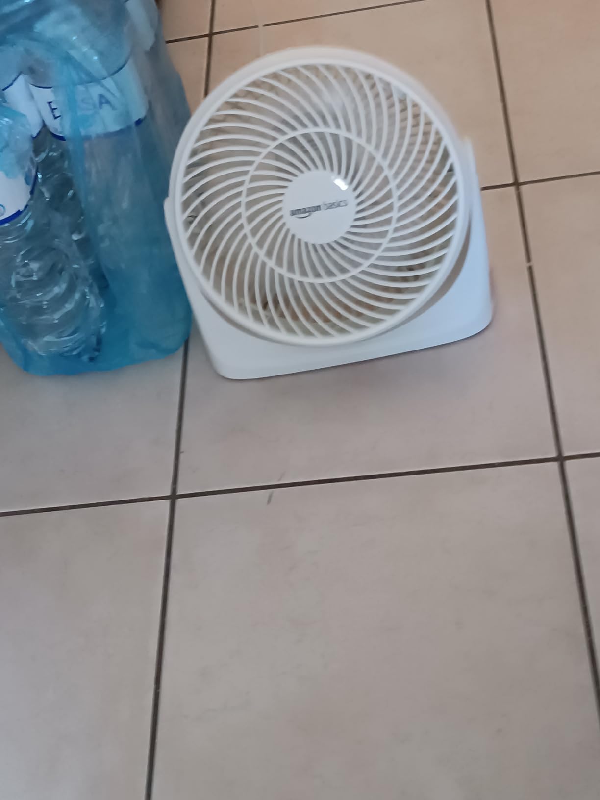 Amazon Basics ventilatore da tavolo 18 cm bianco 3 velocita