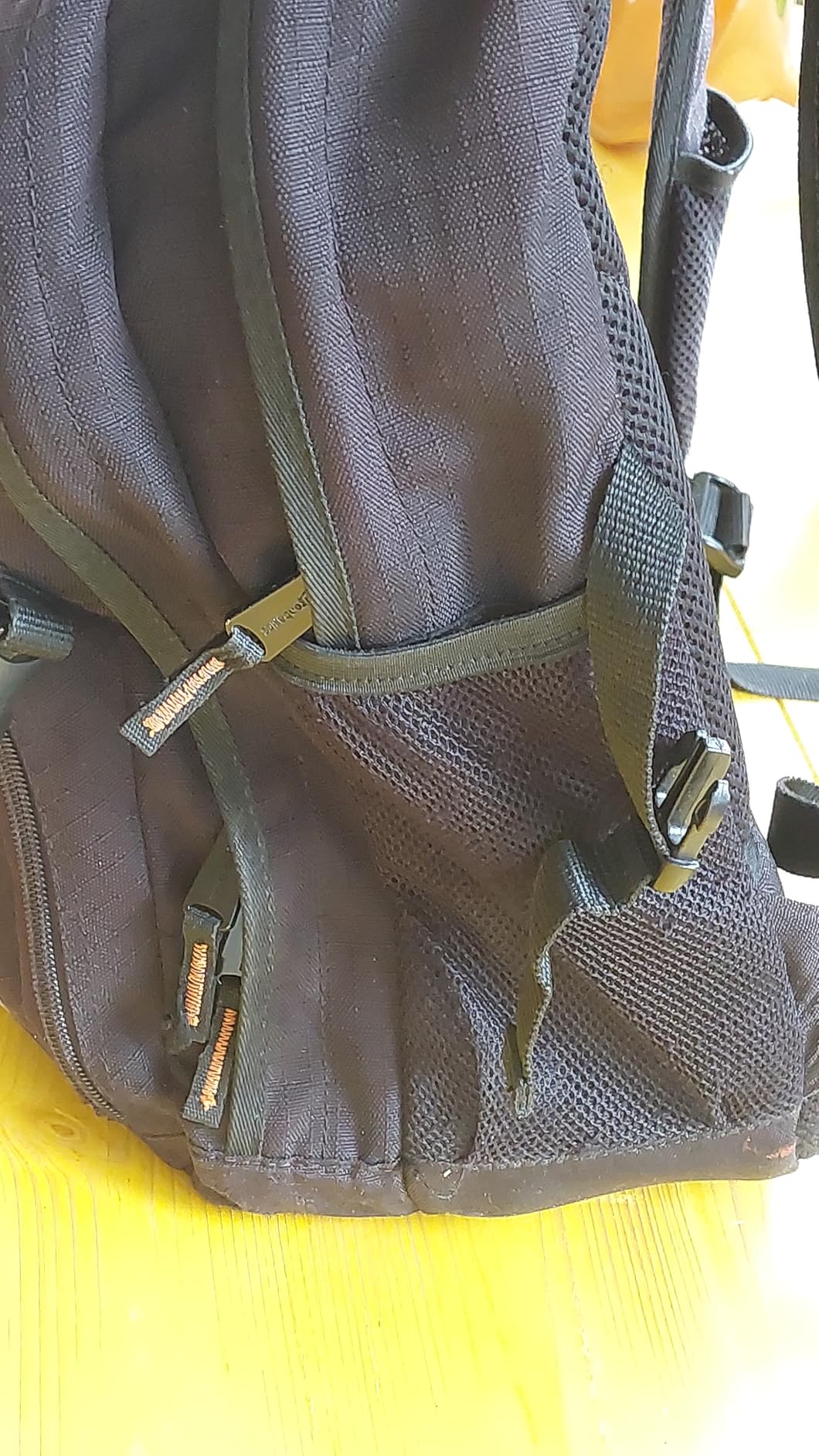 AmazonBasics Zaino per Laptop 17 Pollici Nero Imbottito
