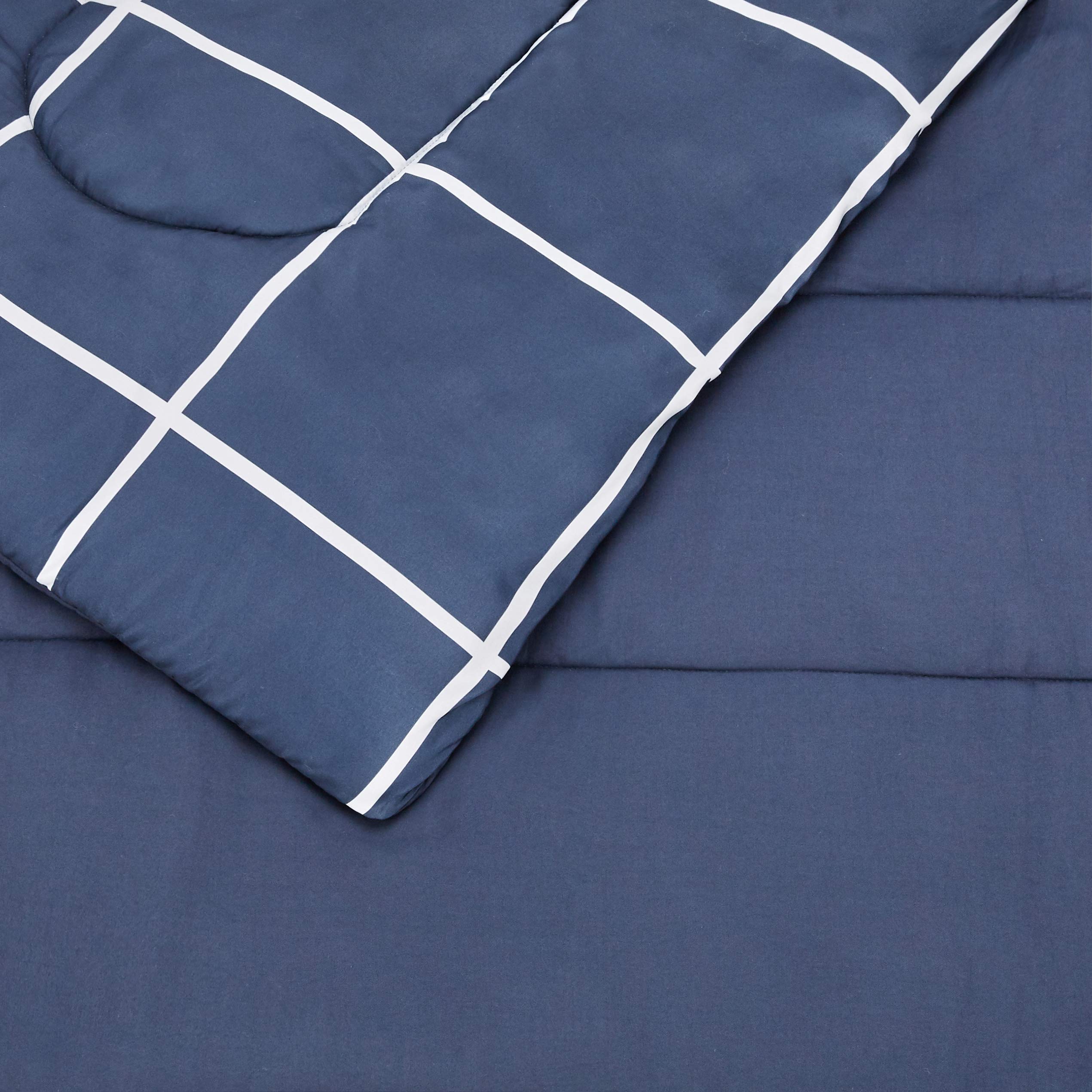AmazonBasics Set Letto 7 Pezzi Full Queen Blu Marino Scozzese