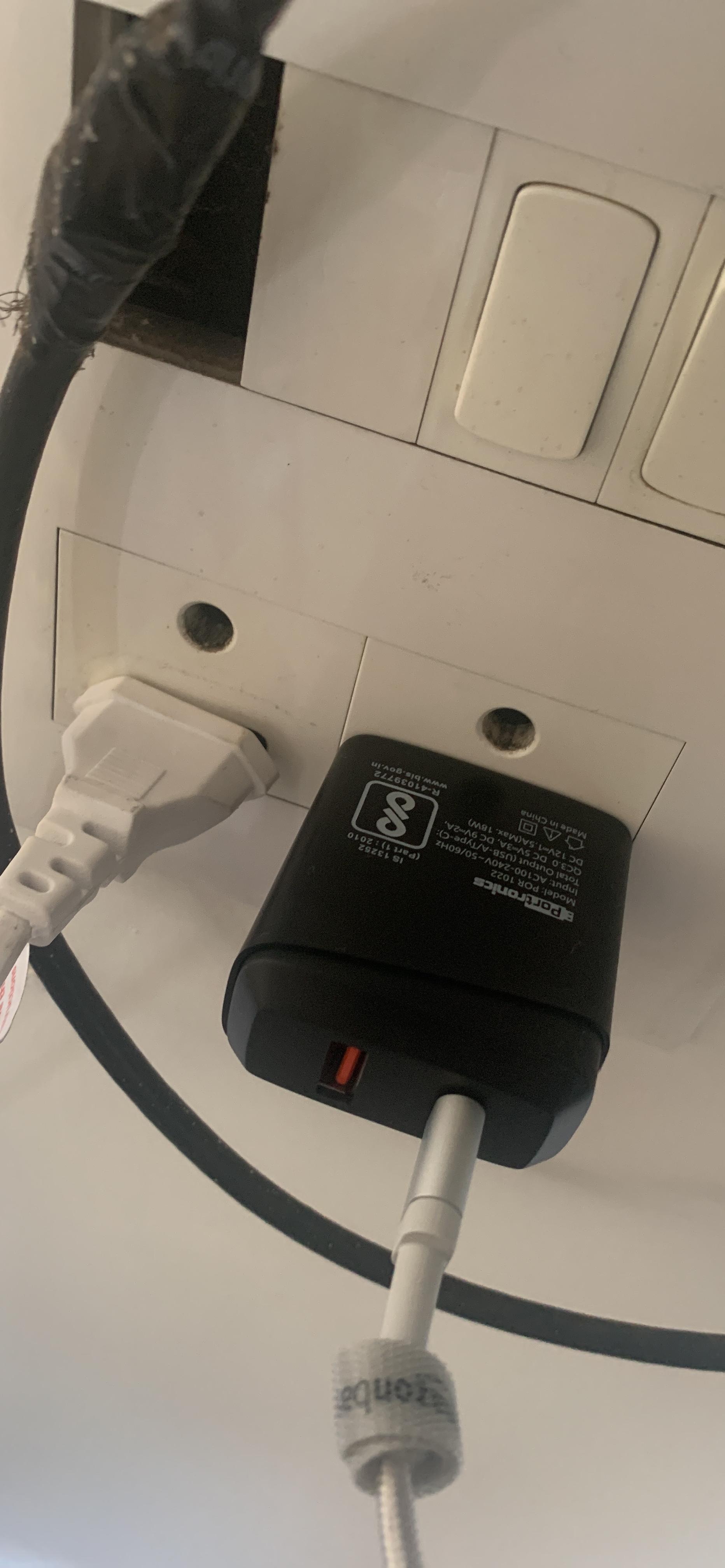 Amazon Basics Cavo USB-C Lightning 1,8 m Grigio Scuro MFi