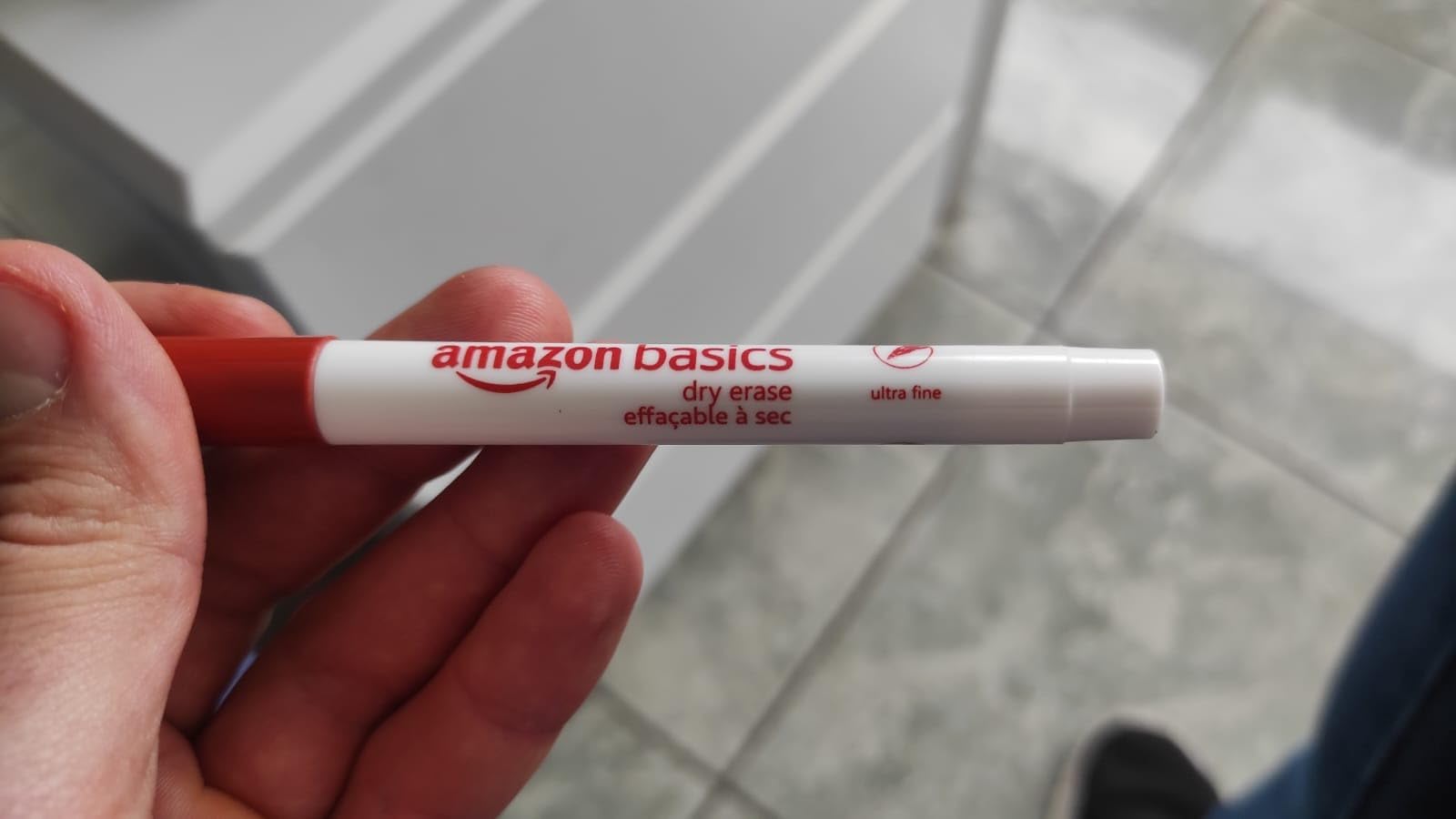 AmazonBasics pennarelli lavagna bianca punta ultrafine neri 12 pezzi