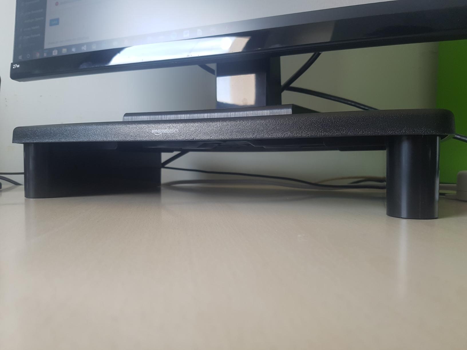 AmazonBasics Supporto Rialzato Monitor Nero 10kg regolabile
