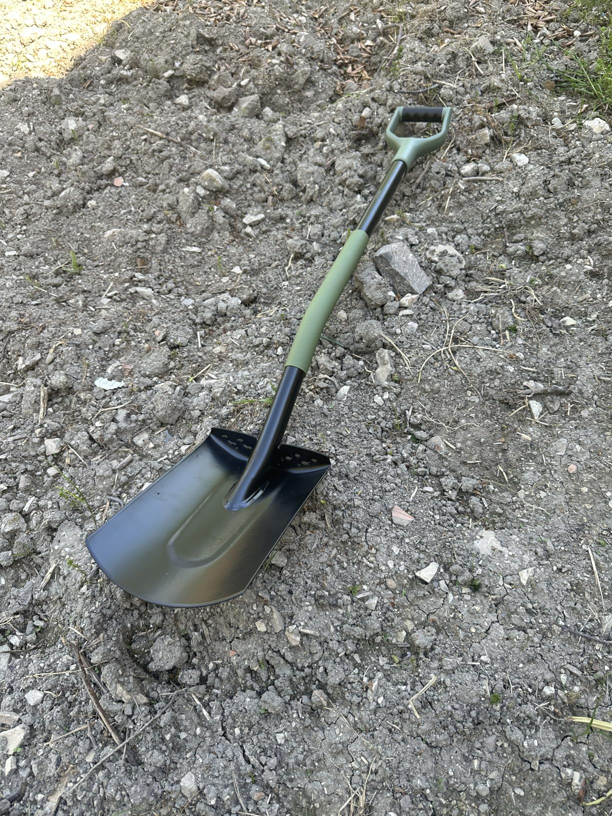 Amazon Basics pala da giardinaggio piatta 47 pollici acciaio nera