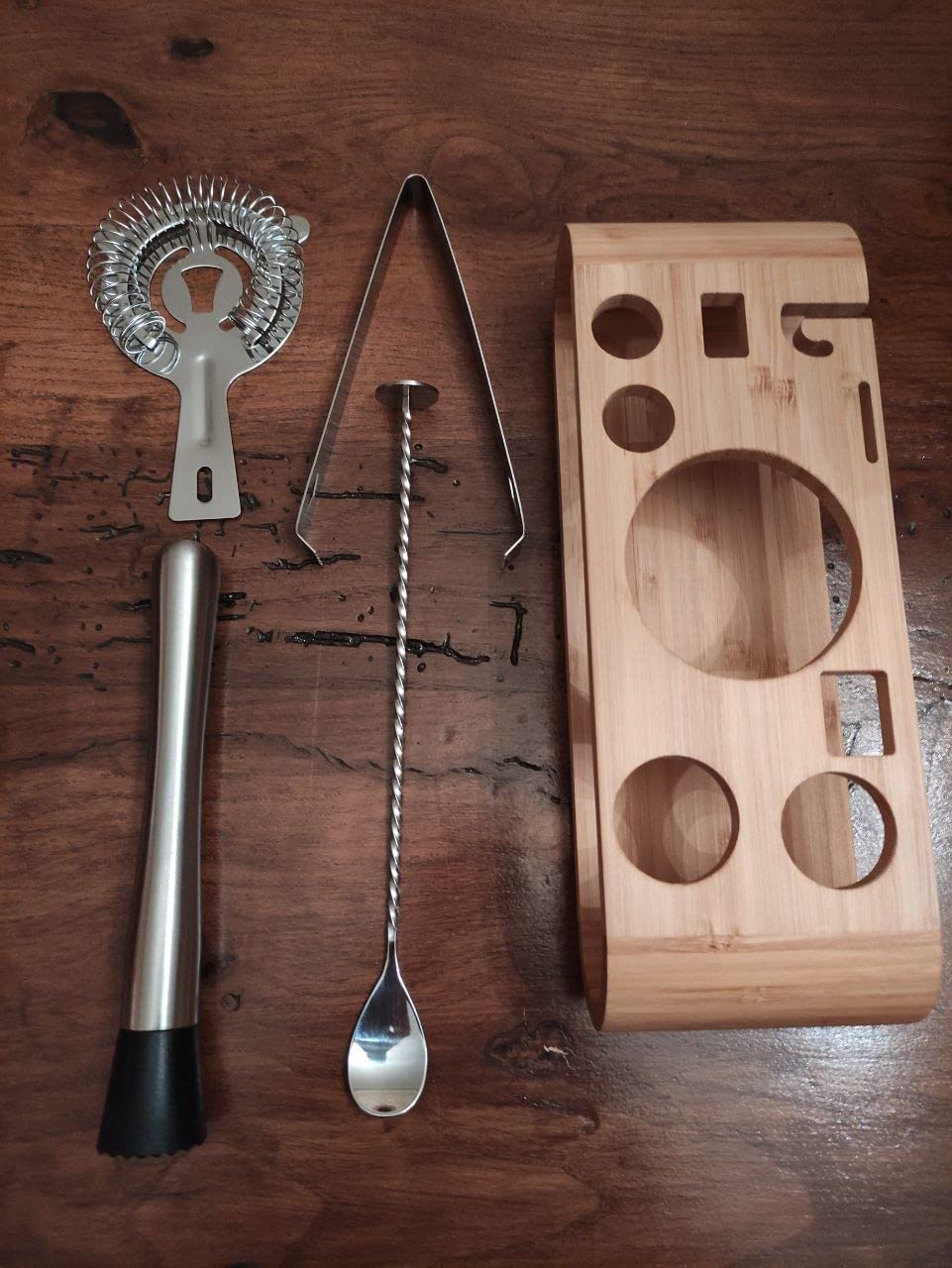 Amazon Basics set bar cocktail inox 10 pezzi con stand bambù