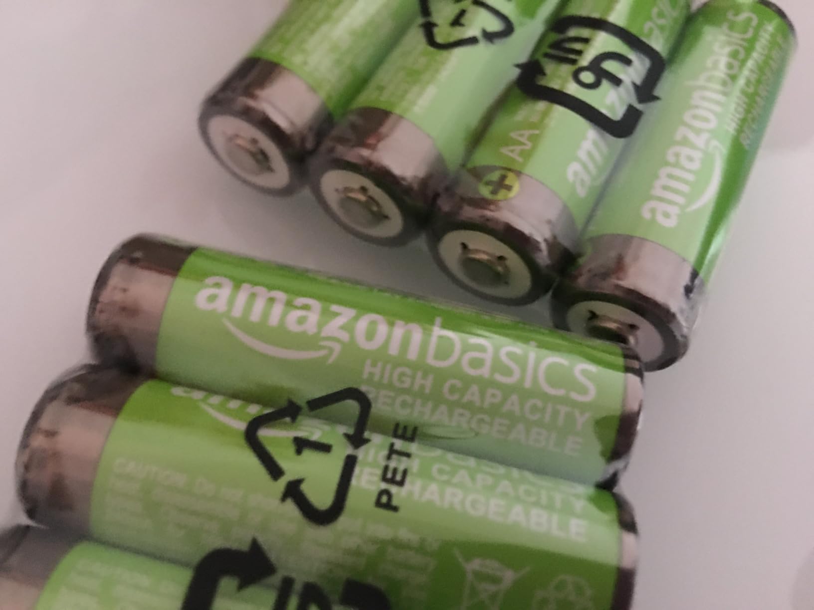Amazon Basics Batterie Ricaricabili AA 2400mAh 16 Pezzi