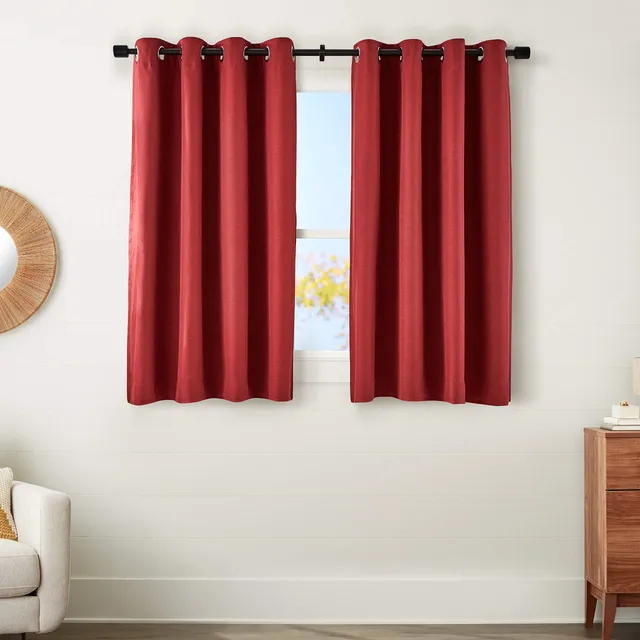 Amazon Basics Mabry Tende Oscuranti Rosse 132x160 cm 2 Pezzi