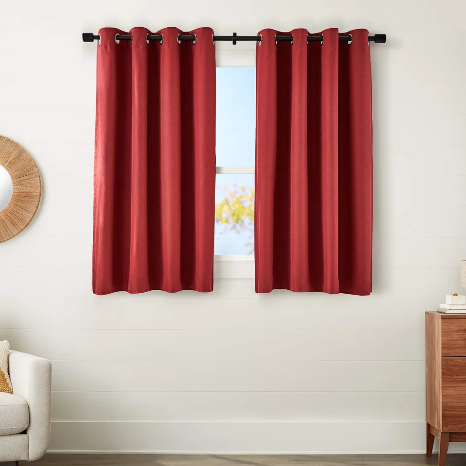 Amazon Basics Mabry Tende Oscuranti Rosse 132x160 cm 2 Pezzi