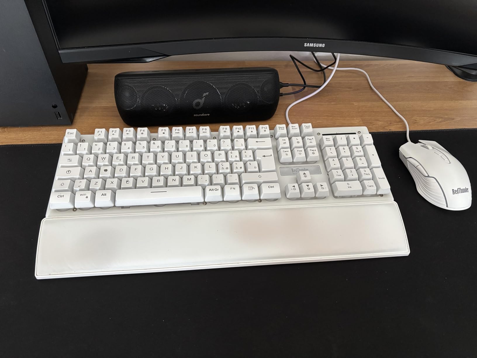 RedThunder K10 Combo Tastiera Mouse Gaming Nero RGB