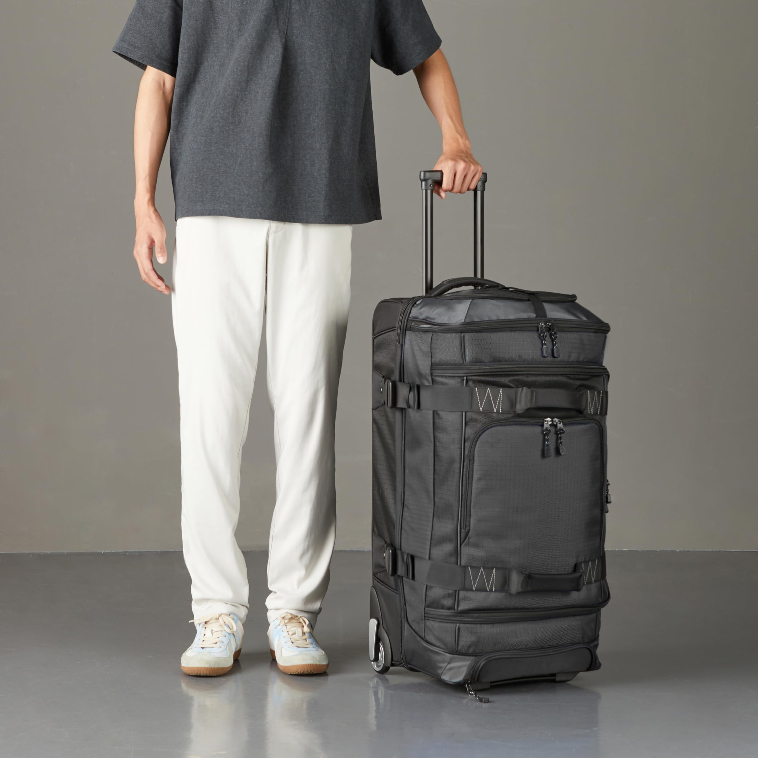 Amazon Basics Borsone con Ruote Medio 105L trolley nero