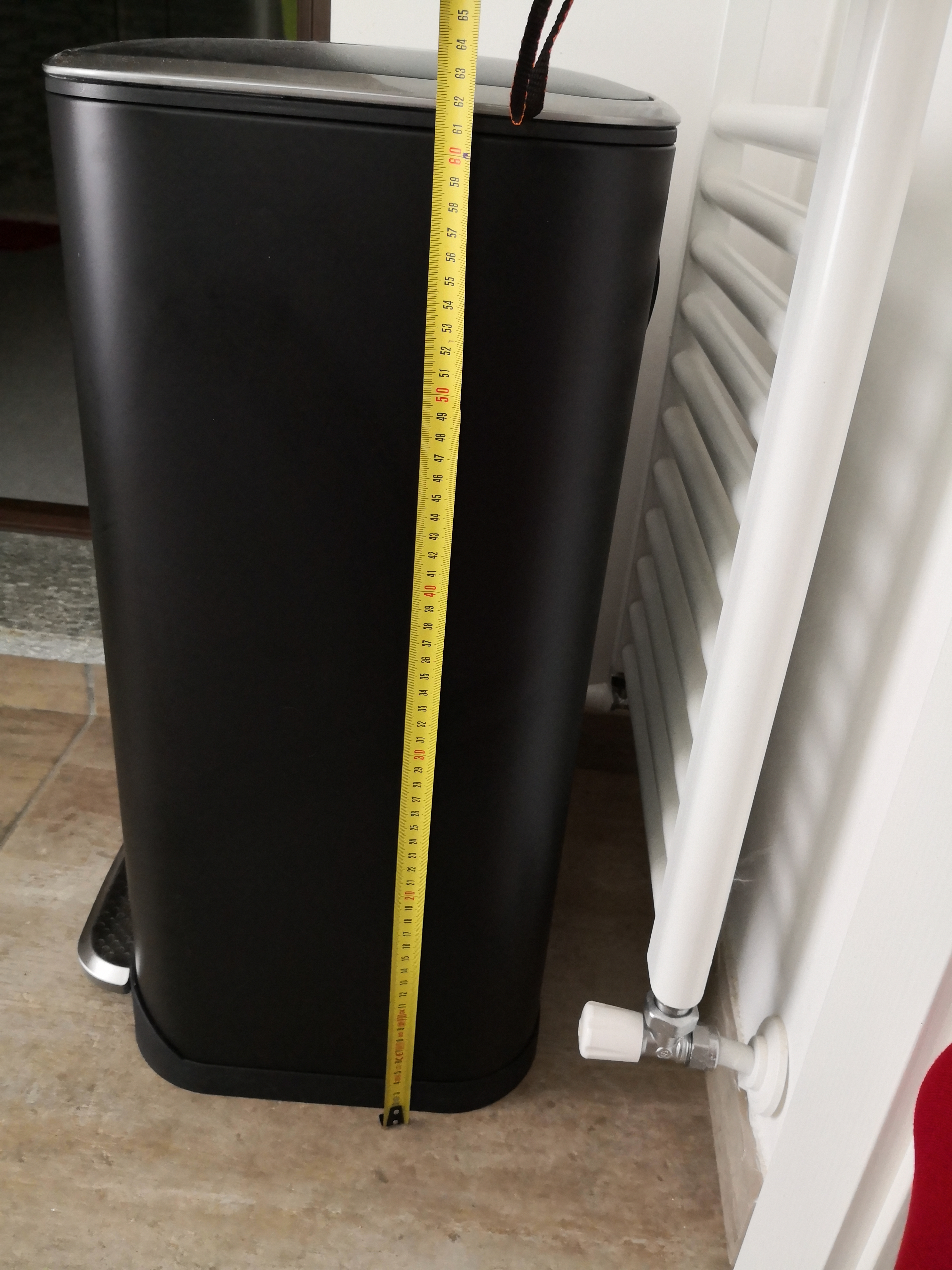 Amazon Basics Pattumiera a Pedale 32 L Nera Chiusura Morbida