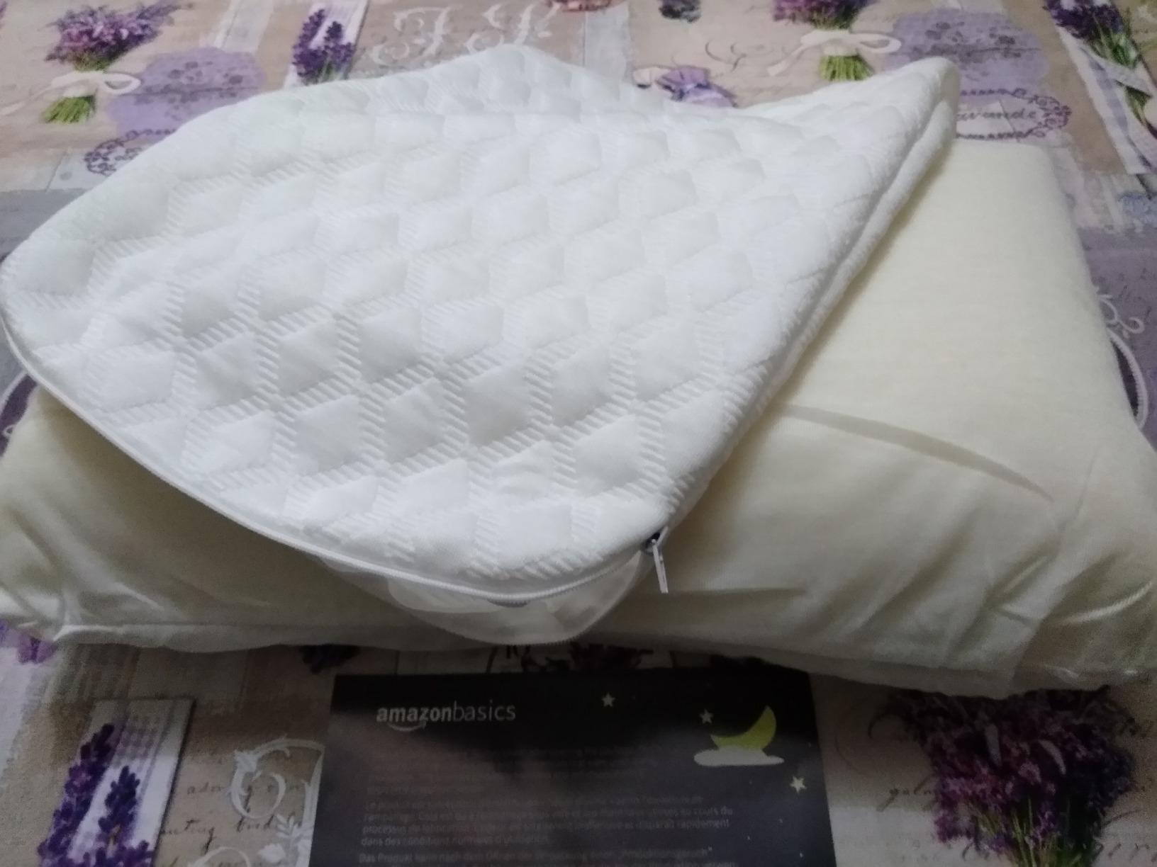 Amazon Basics Cuscino Viaggio Memory Foam 42x24 cm
