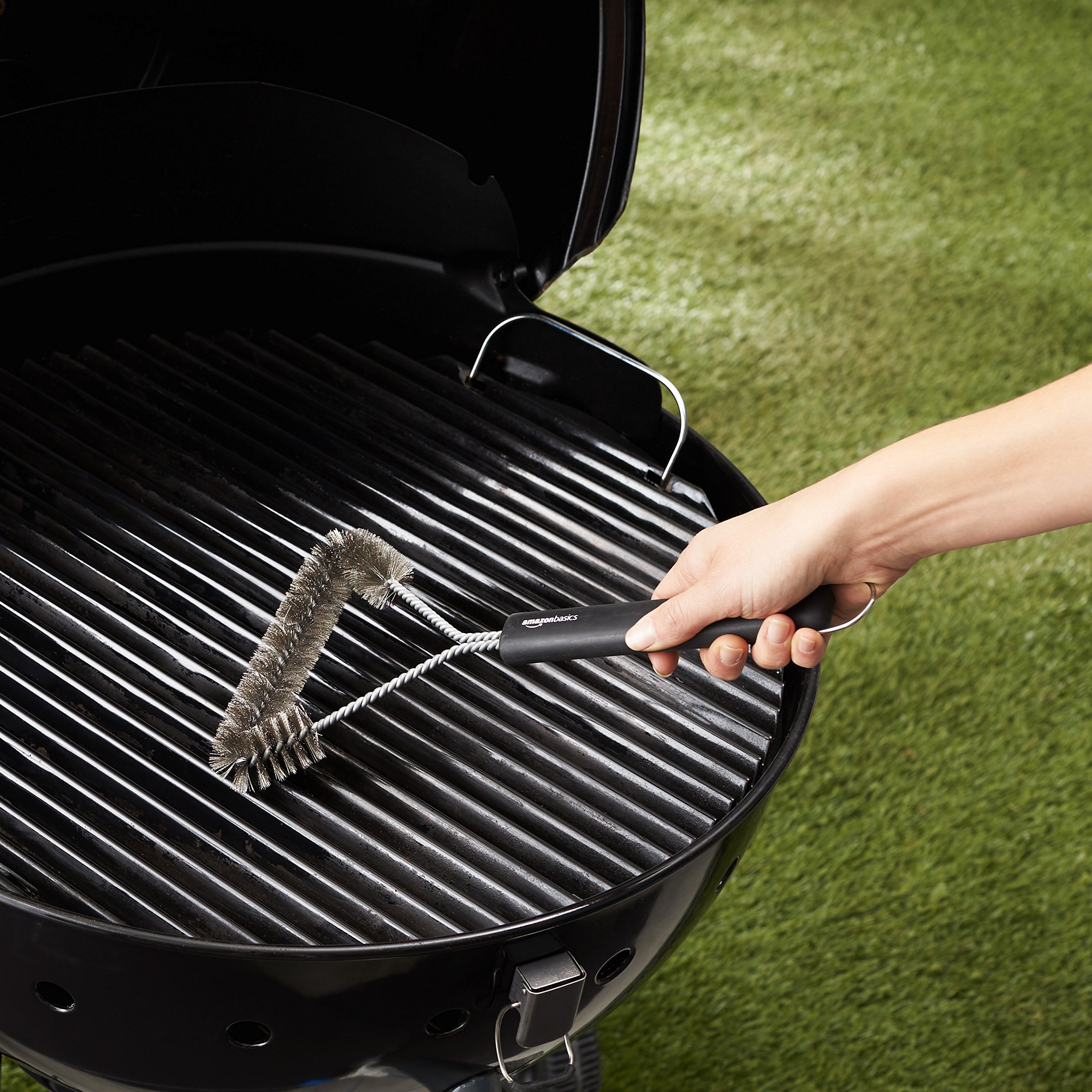 AmazonBasics spazzola barbecue triangolare 30,5 cm nero