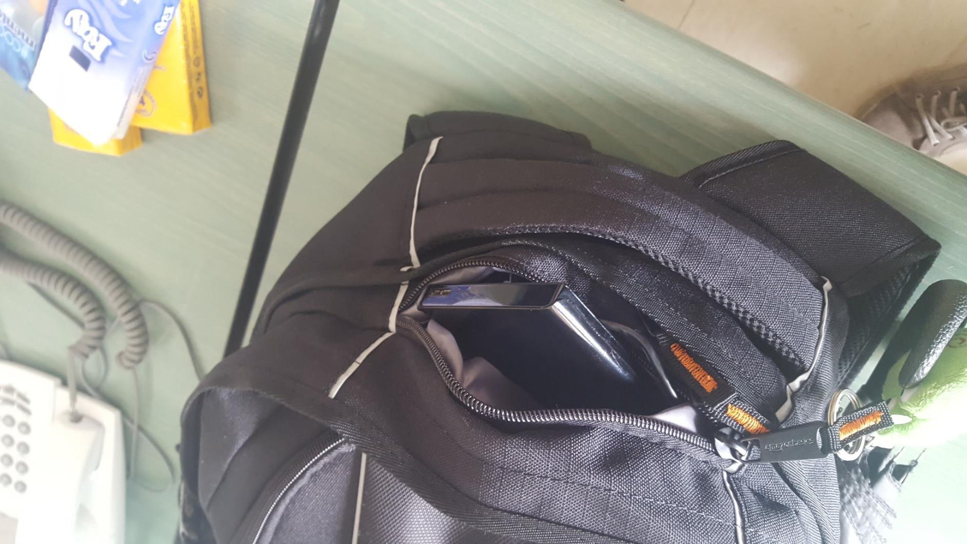 AmazonBasics Zaino per Laptop 17 Pollici Nero Imbottito