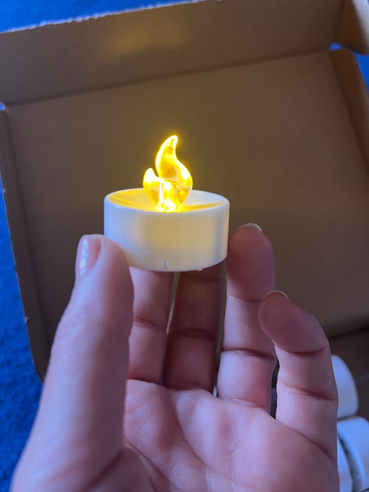 Amazon Basics Candele LED Tea Light Bianche 24 Pezzi a Batteria