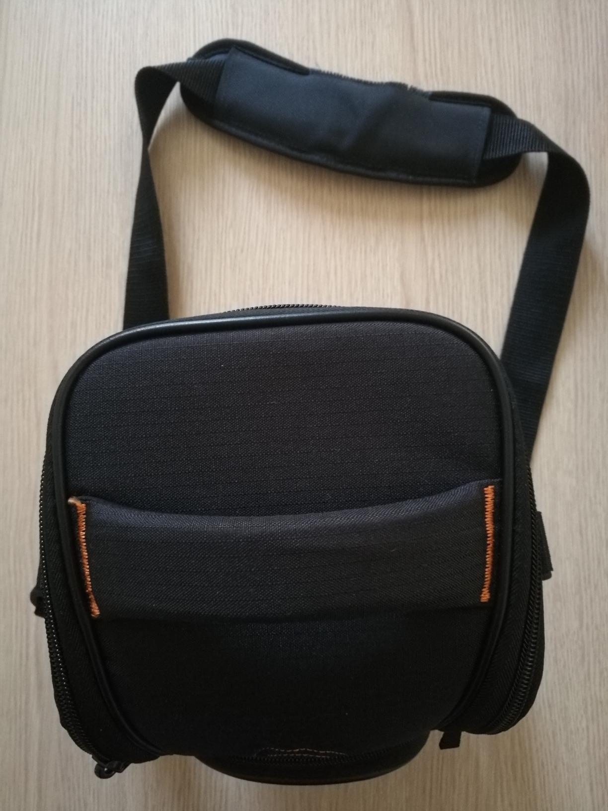 Amazon Basics Borsa Fotocamera SLR Fondina Nera Impermeabile