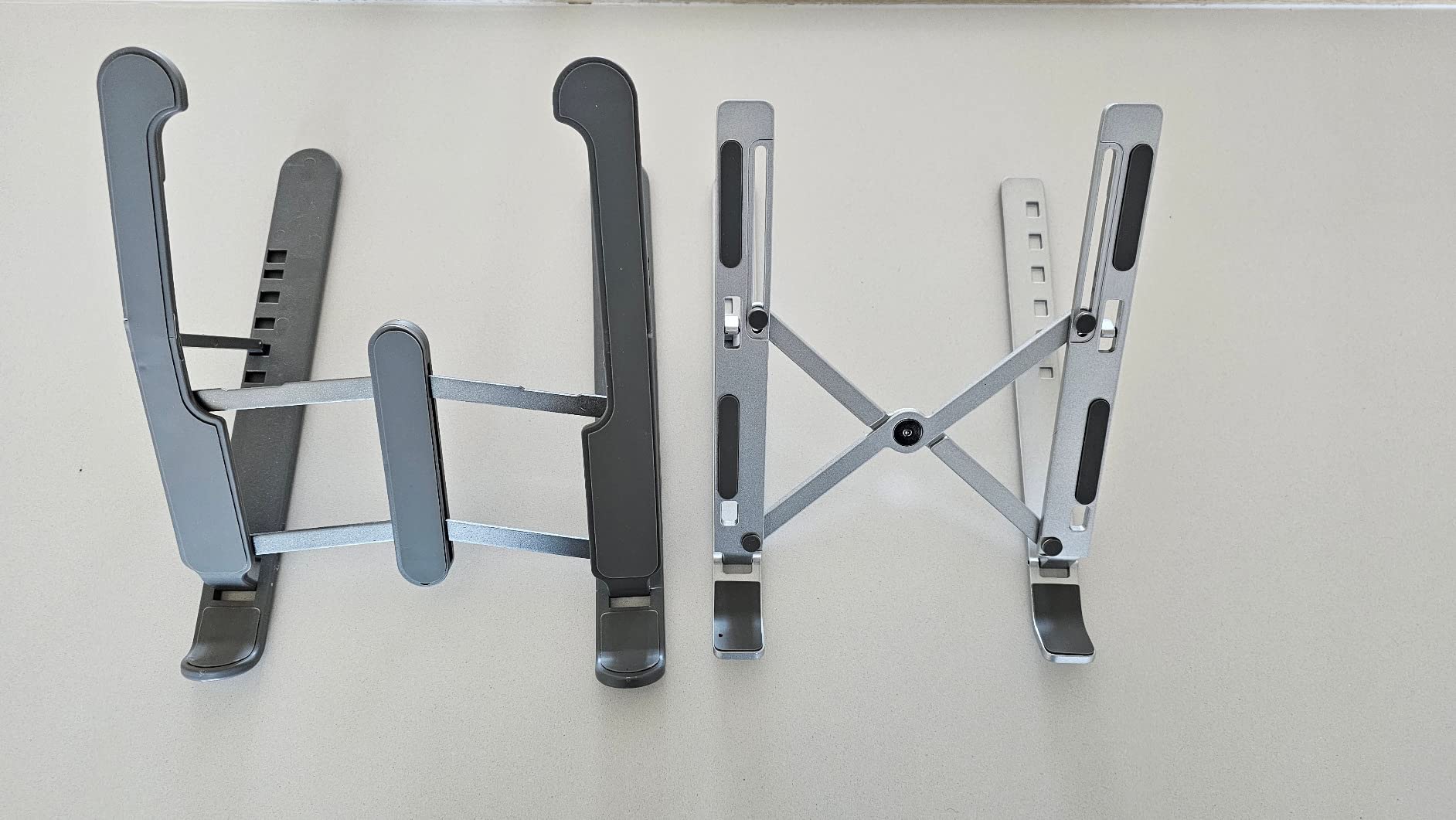 Amazon Basics supporto laptop alluminio 10-15,6" argento 6 angoli