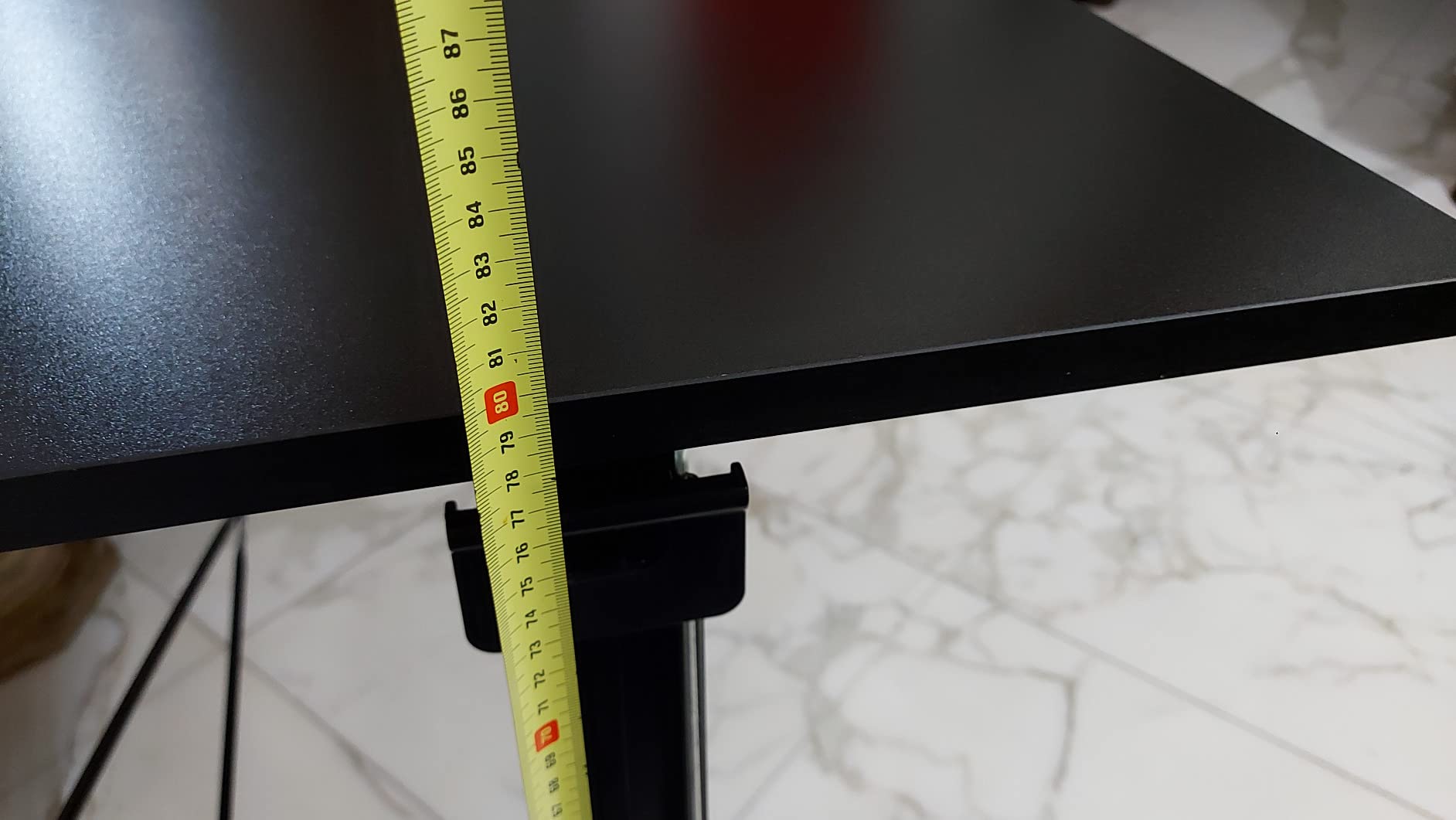 Amazon Basics Scrivania Gaming Regolabile in Altezza Nera 120x55 cm