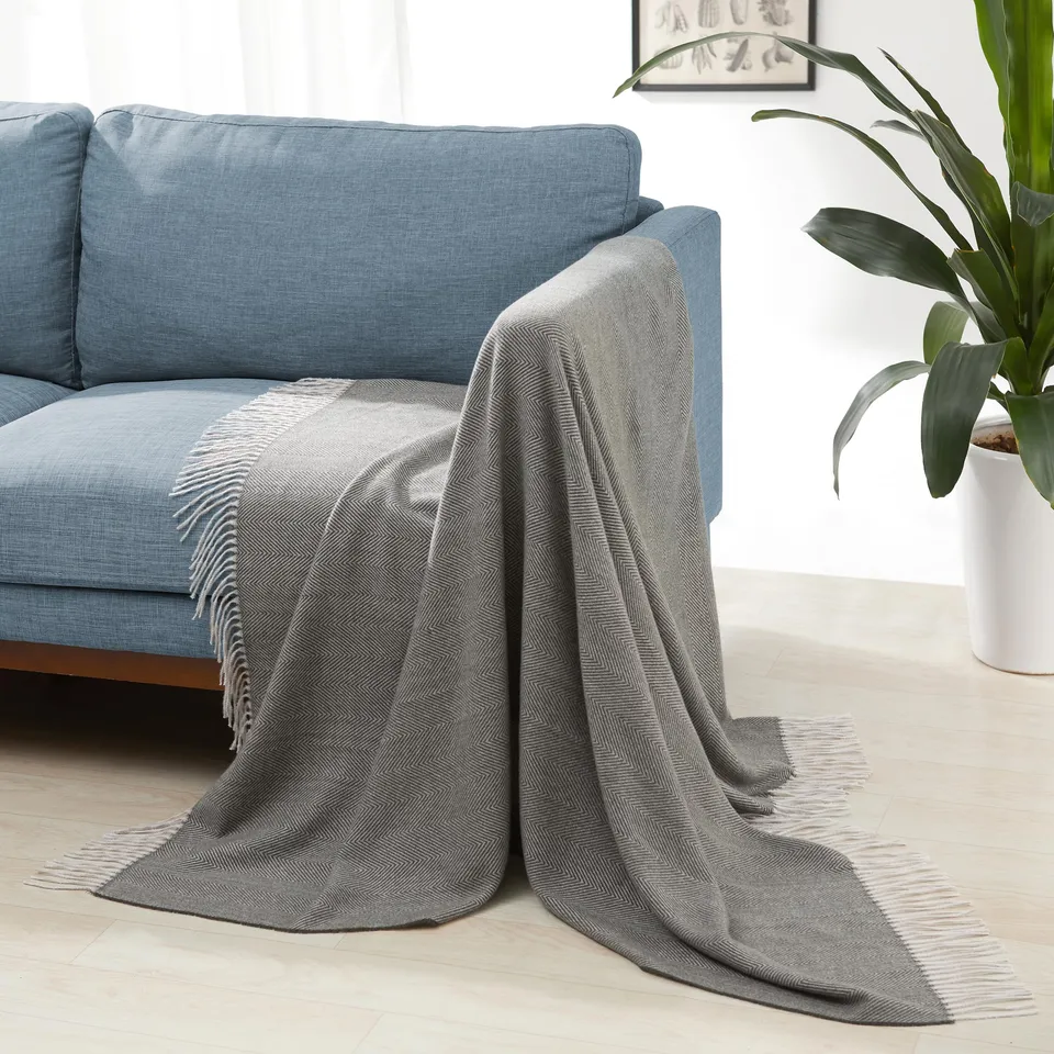 Amazon Basics coperta 127x152 grigio spina di pesce poliestere