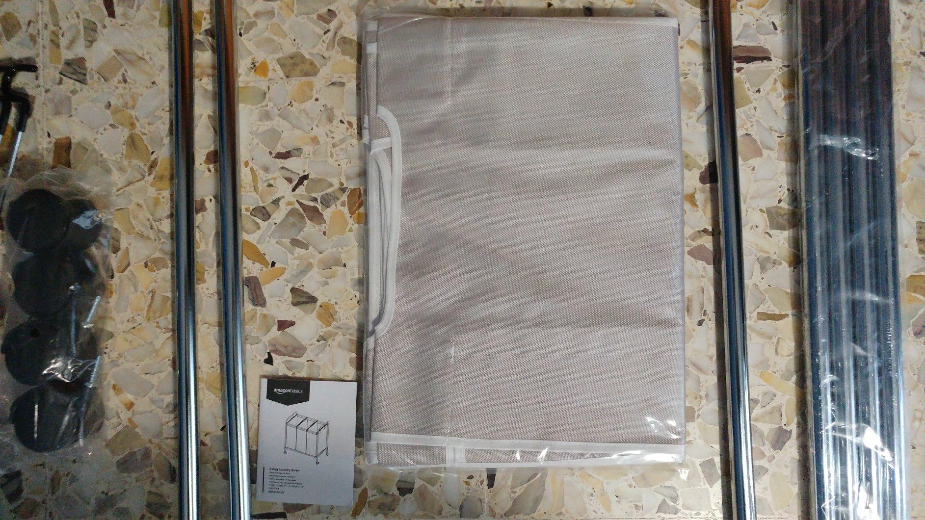 AmazonBasics carrello portabiancheria 3 sacchi 135L grigio