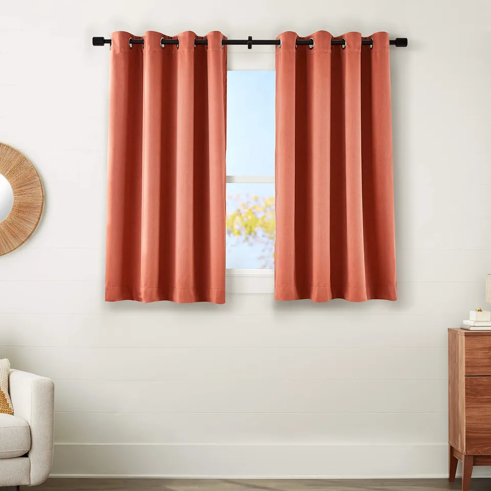 Amazon Basics Theatre Grade tende 132x160 cm terracotta oscuranti 2pz