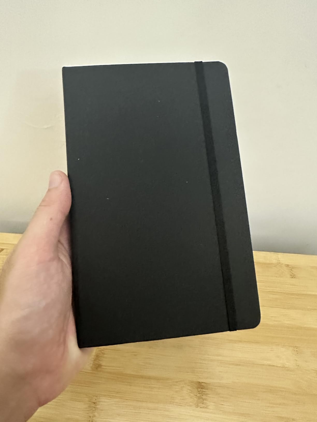 Amazon Basics Classico Taccuino Puntinato Nero 240 Pagine Rigido