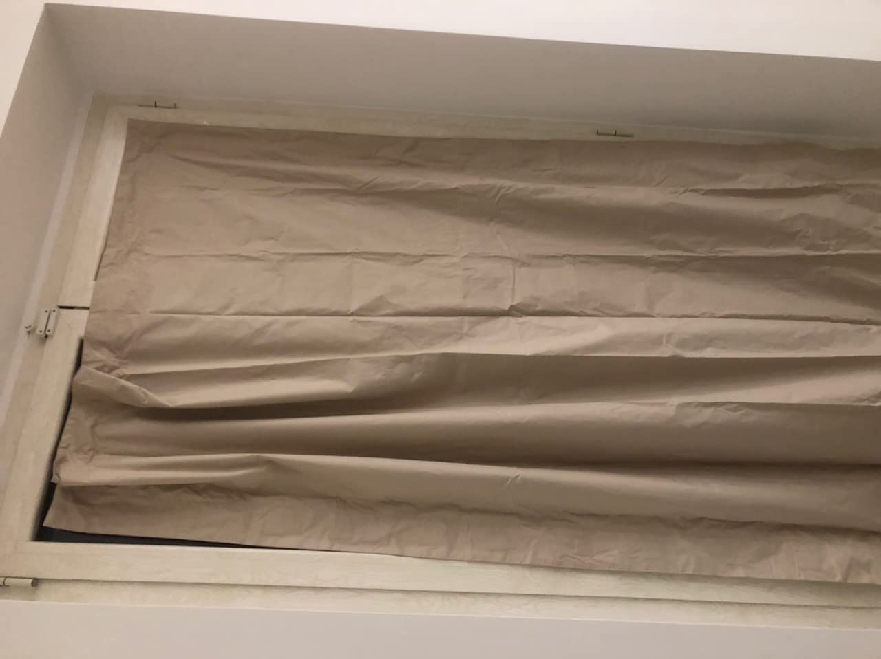 Amazon Basics tenda oscurante ventose beige 127x198 cm