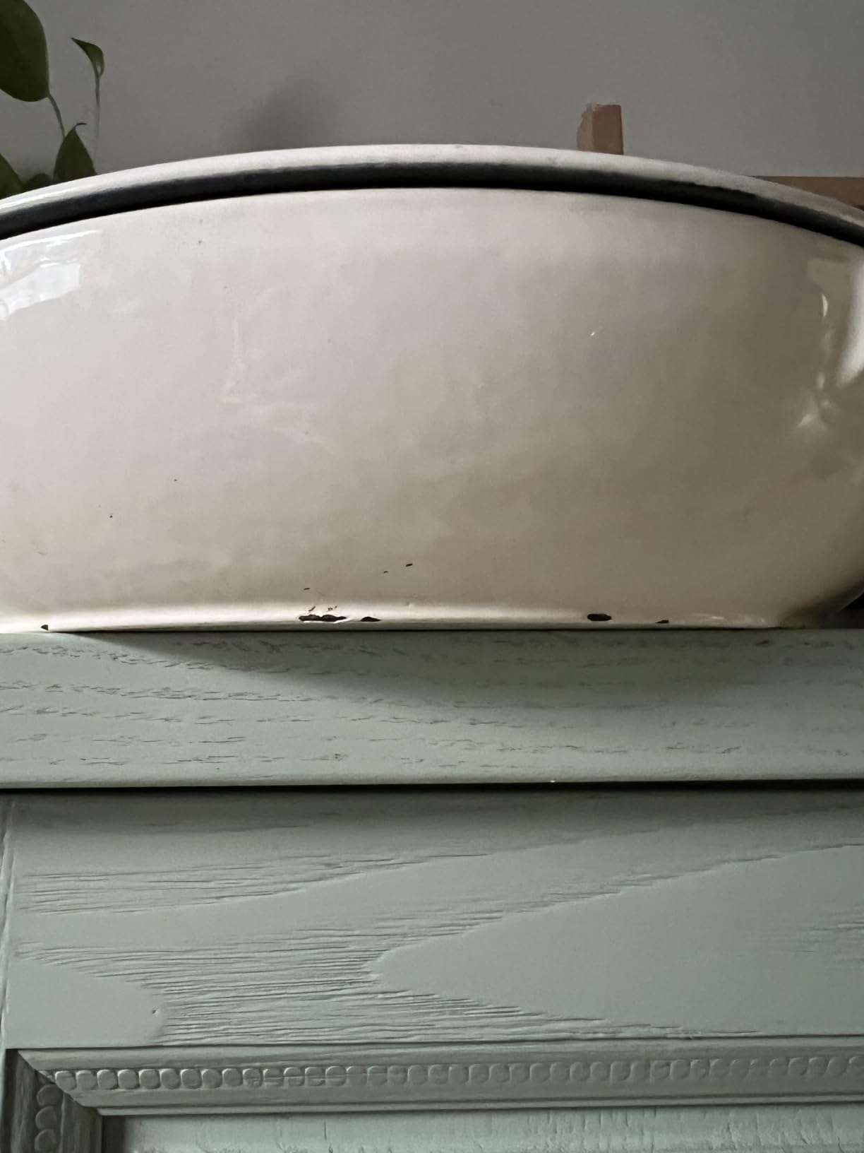 Amazon Basics Casseruola Bassa Ghisa Smaltata 3,1L Bianca