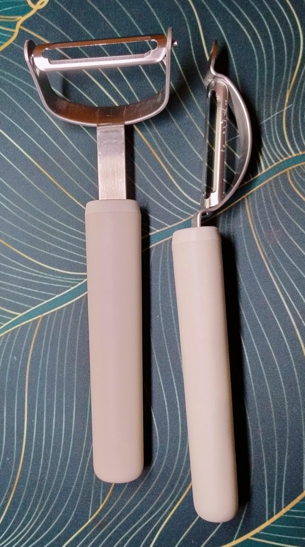 Amazon Basics Pelaverdure Acciaio Inox Set 2 Pezzi Grigio Lino