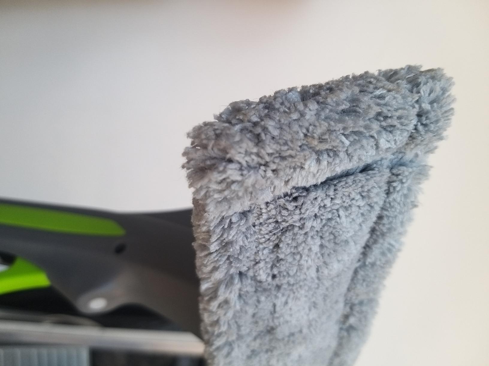 AmazonBasics Tergivetro Vetri con Spray Grigio Telescopico