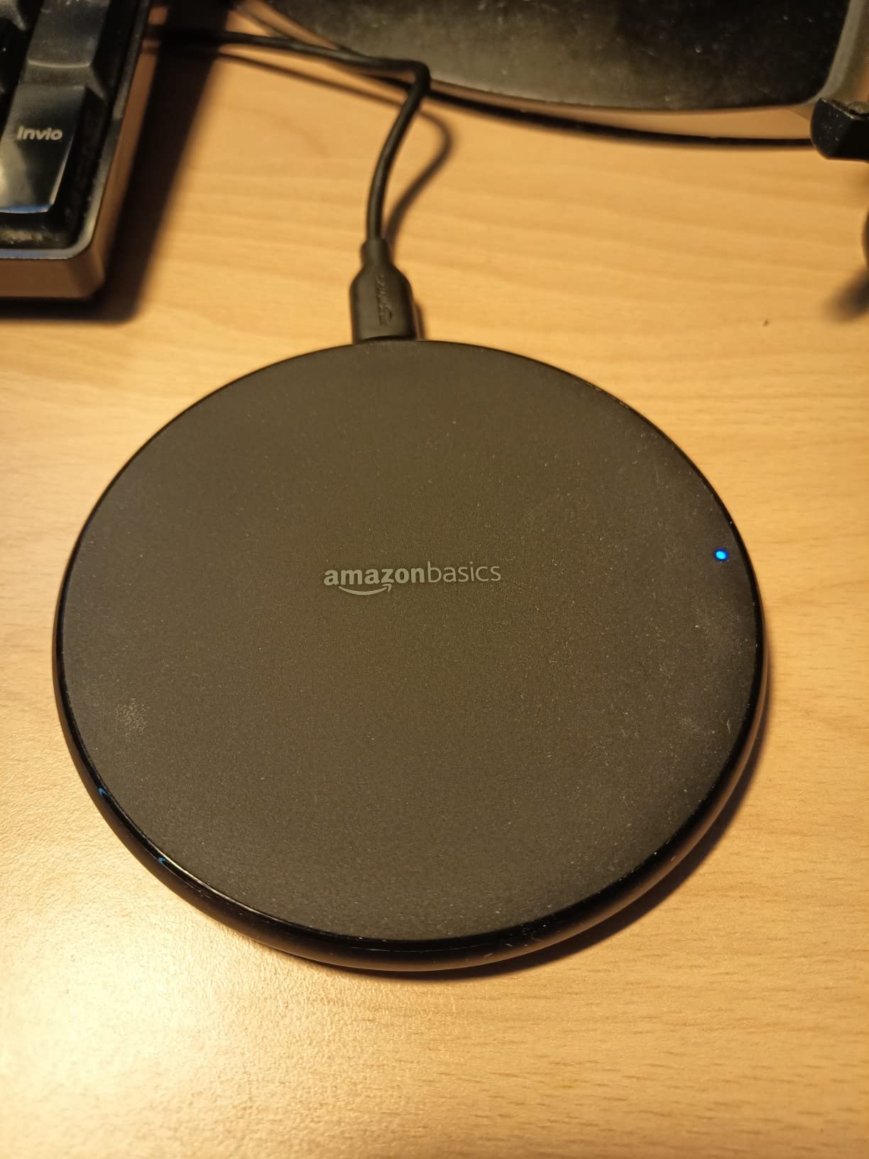 Amazon Basics Caricatore Wireless 15W Nero con Cavo USB