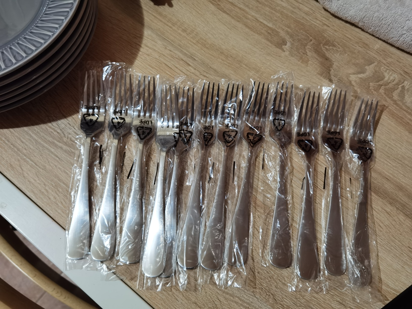AmazonBasics Forchette Tavola Acciaio Inox 12 Pezzi Bordo Tondo