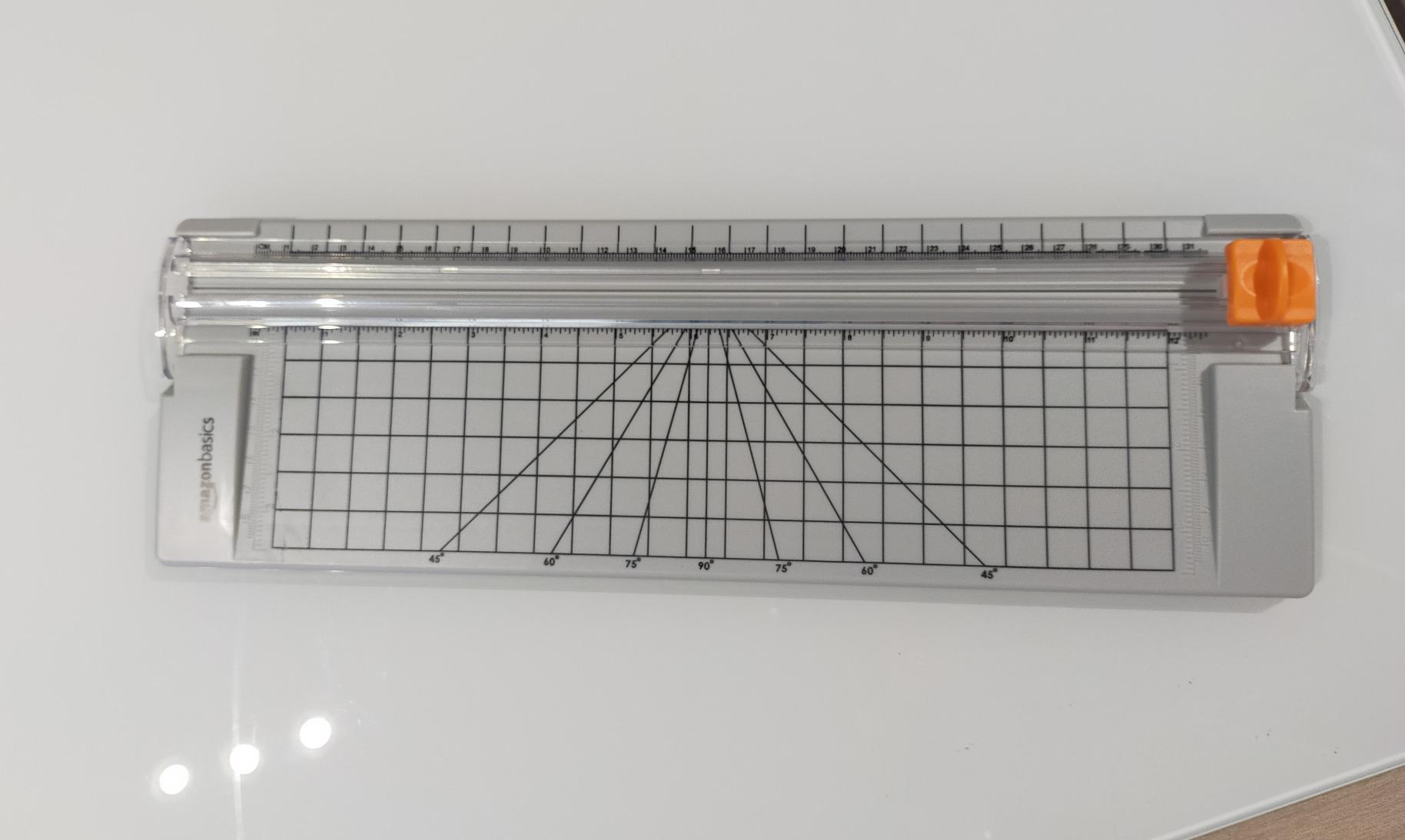Amazon Basics Taglierina a Rullo 30,5 cm Lama Autoaffilante