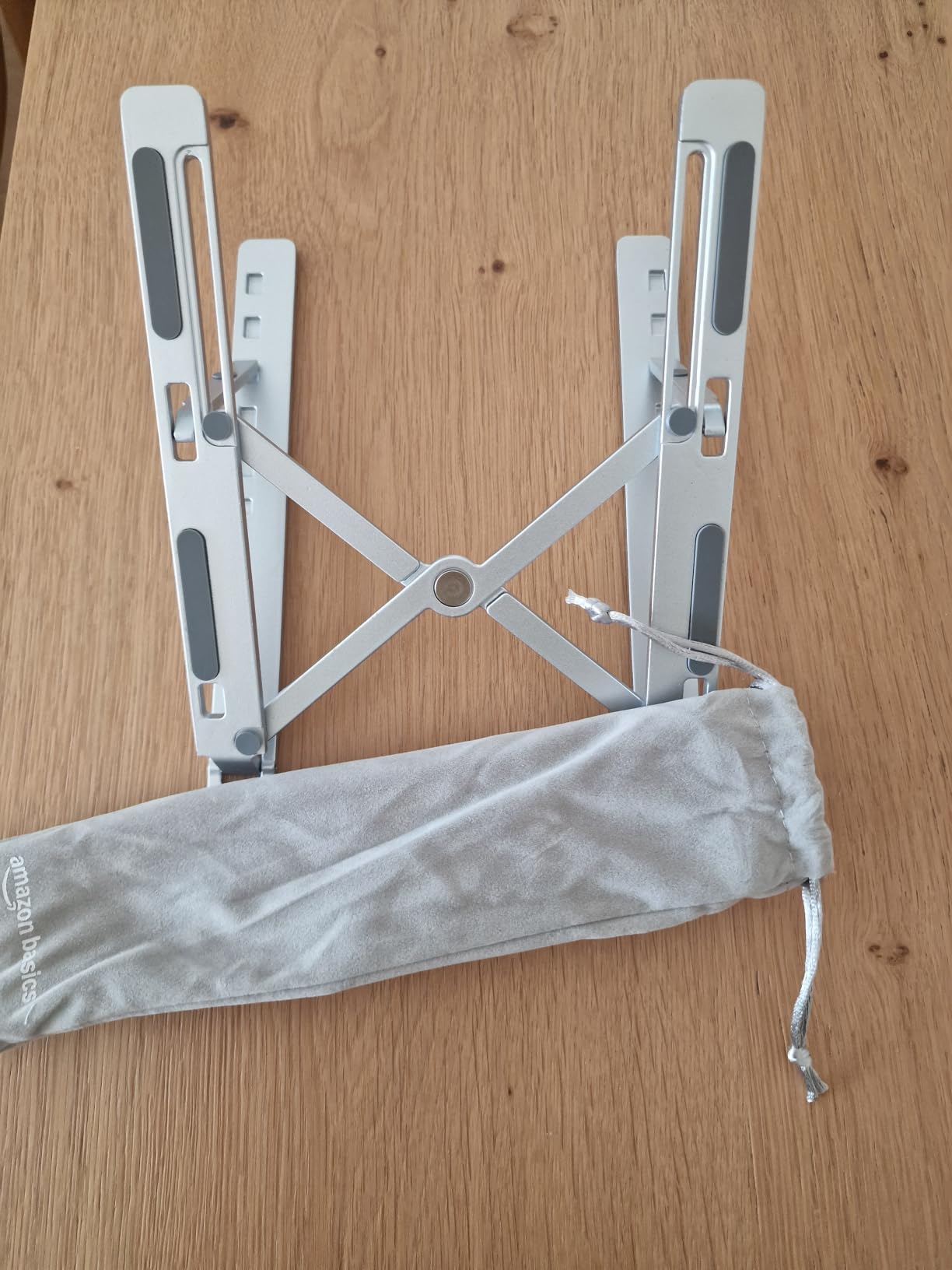 Amazon Basics supporto laptop alluminio 10-15,6" argento 6 angoli