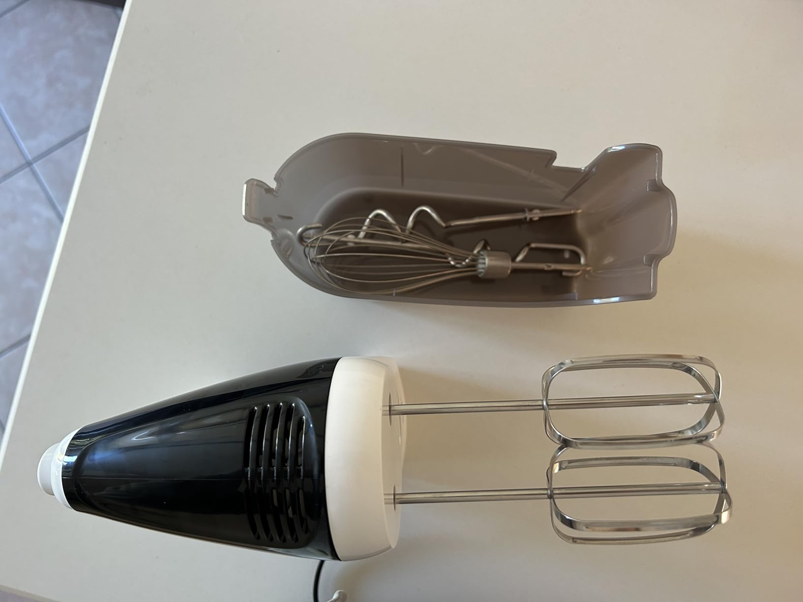 Amazon Basics Mixer Manuale Elettrico 400W 6 Velocità Nero
