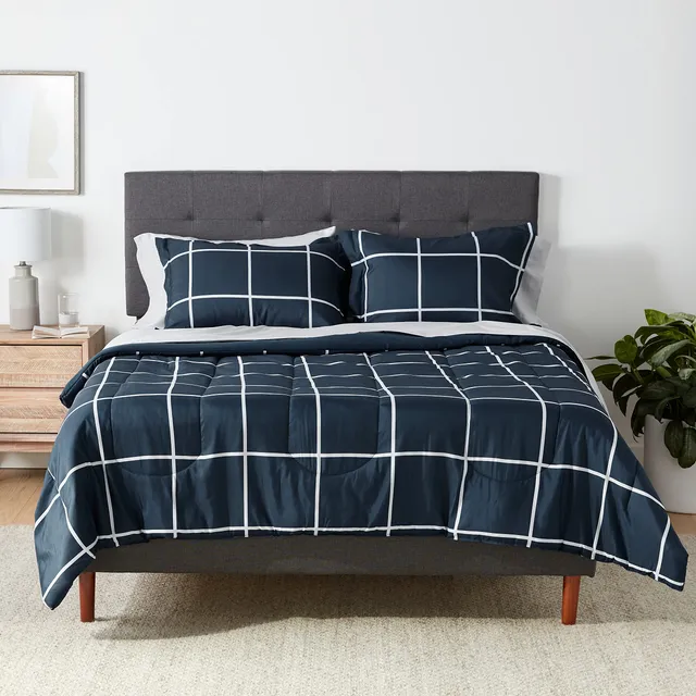 AmazonBasics Set Letto 7 Pezzi Full Queen Blu Marino Scozzese