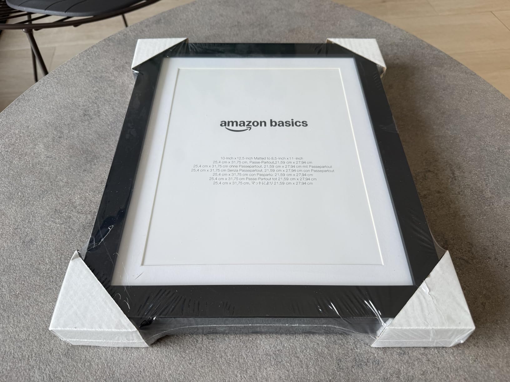 AmazonBasics Cornice in Legno Nera 25,4x31,7 cm con Passepartout