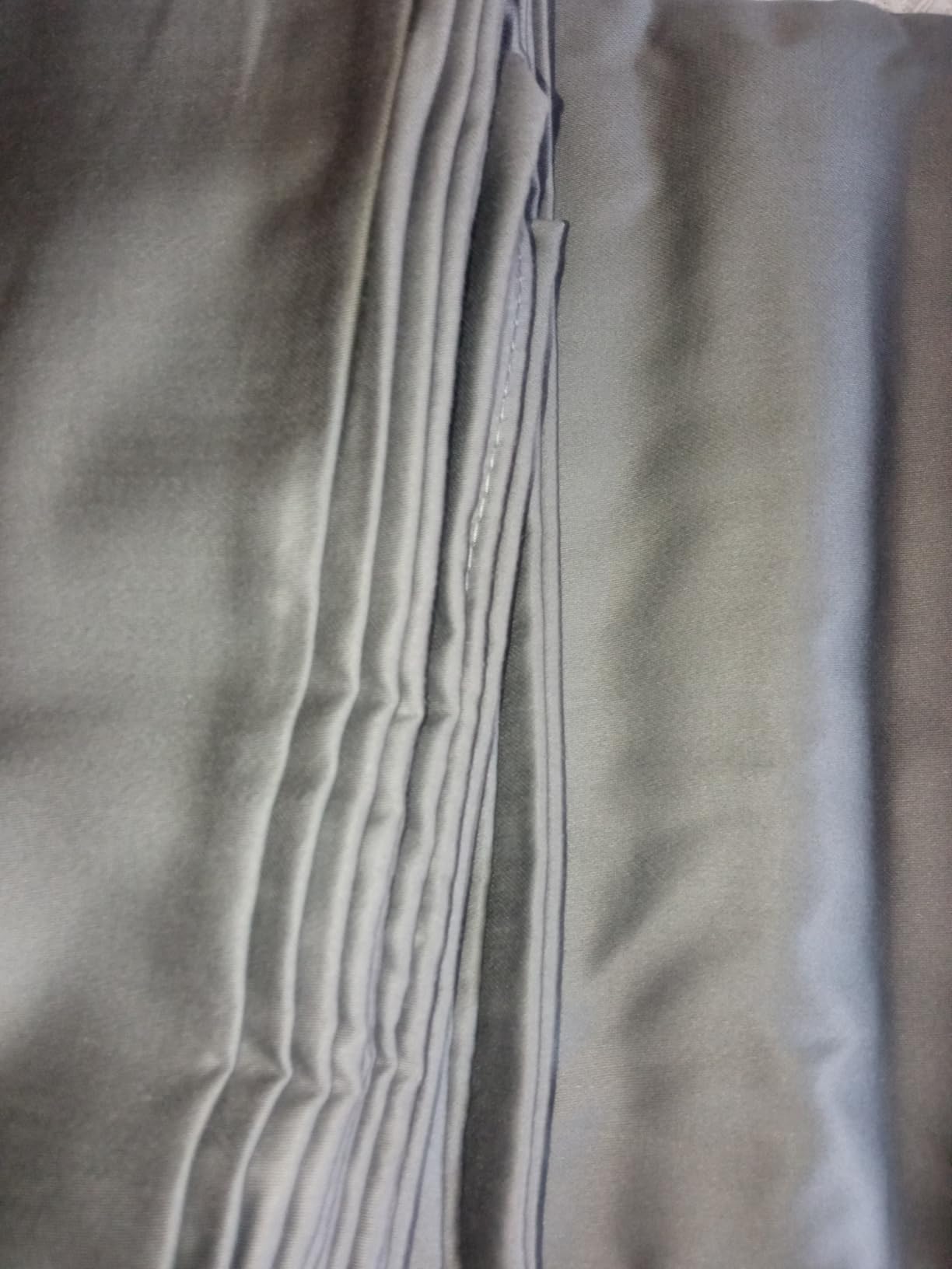 Amazon Basics Deluxe copripiumino 220x240 grigio scuro cotone raso