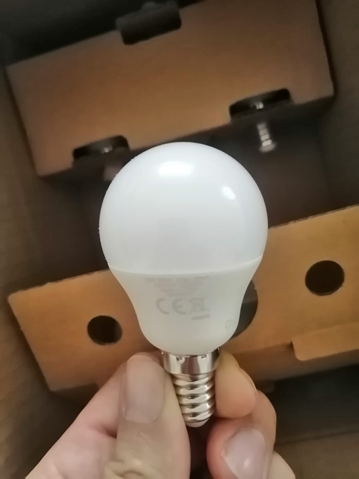 Amazon Basics P45 Lampadine LED E14 5.5W Luce Calda 6 Pezzi
