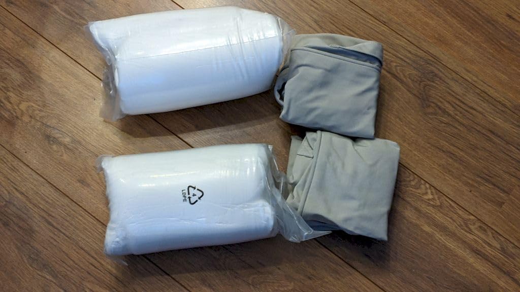 Amazon Basics Cuscino Sedia Giardino 55,9x55,9 Beige 2 Pezzi