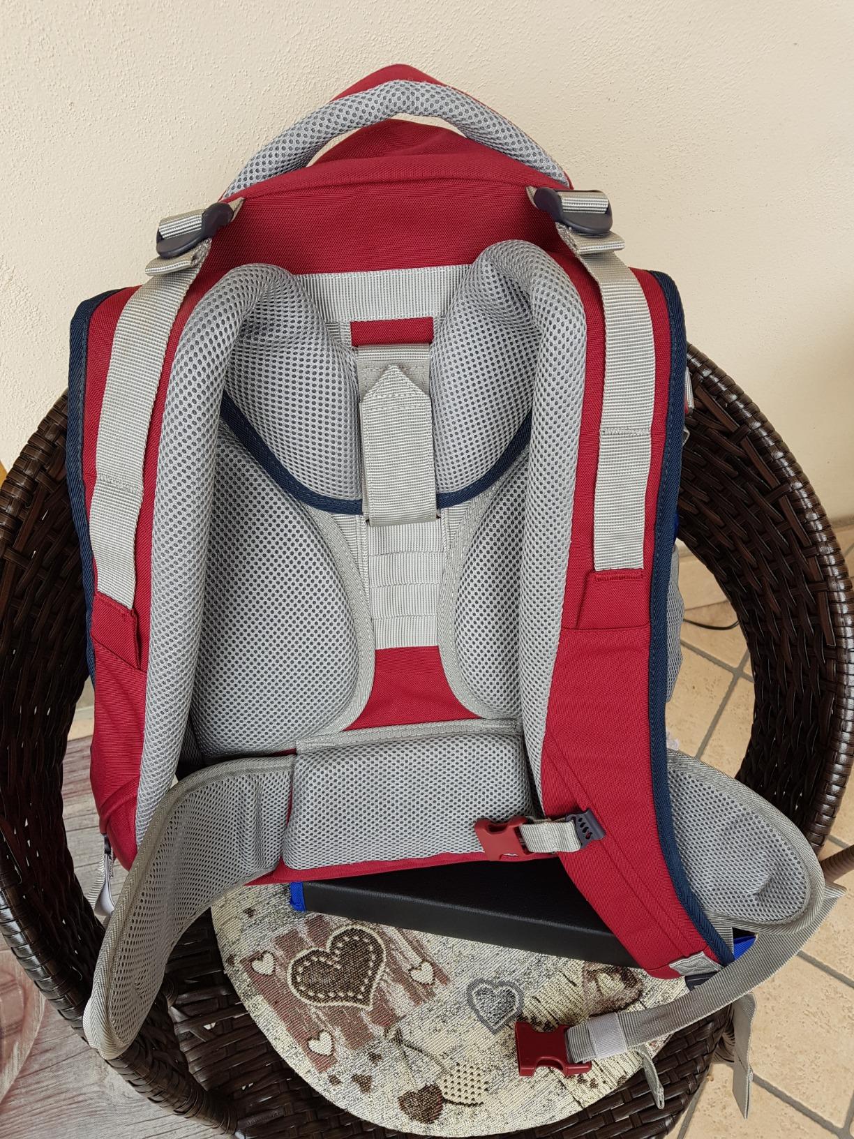 AmazonBasics Zaino Ergonomico Blu 30 Litri Impermeabile