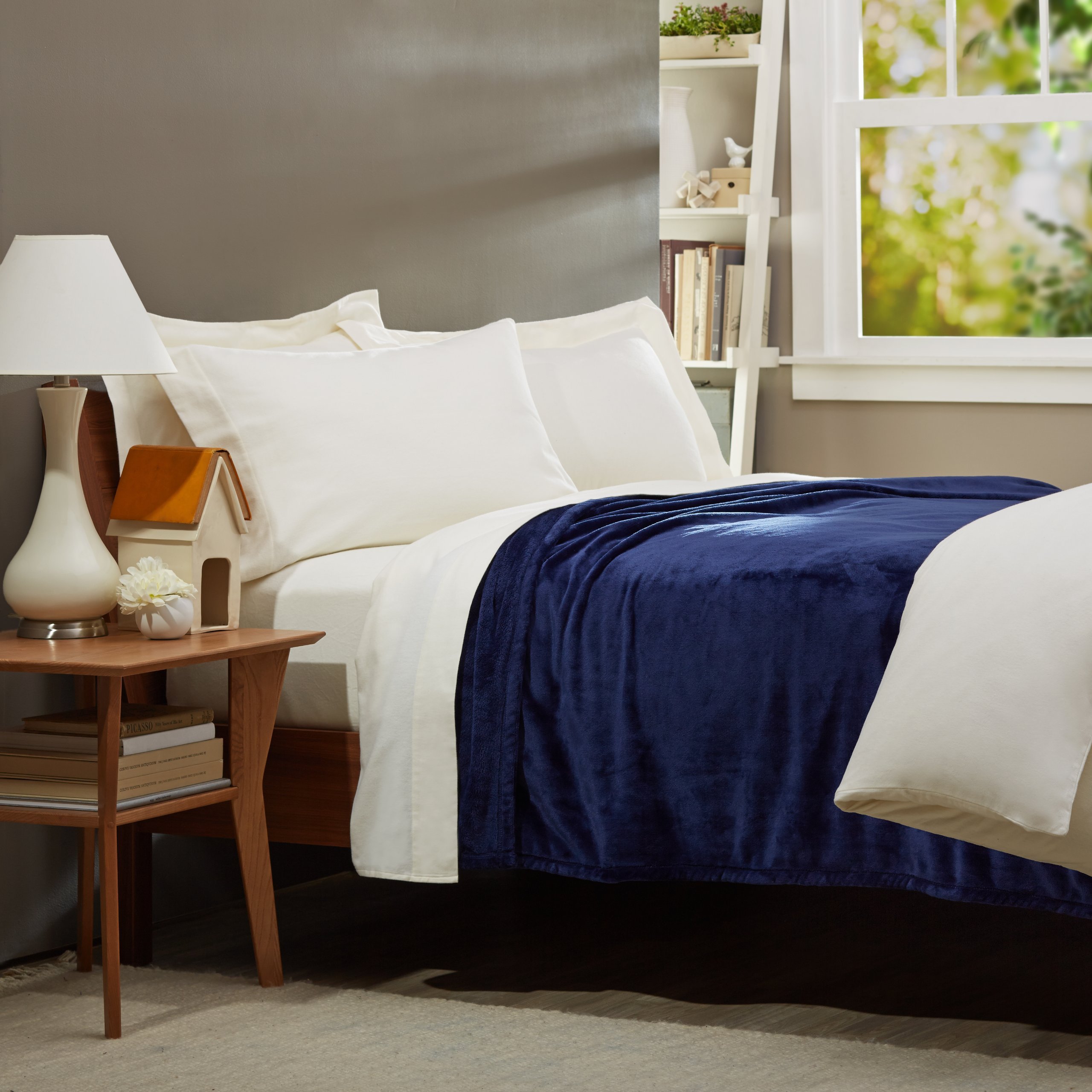 AmazonBasics copriletto velluto 168 x 229 cm blu navy