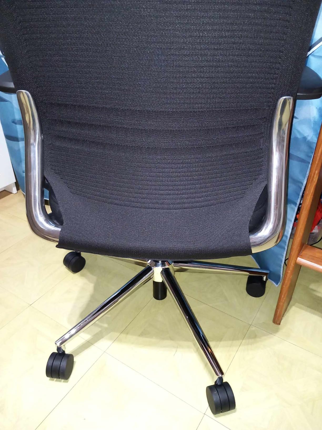 Amazon Basics Sedia Ufficio Ergonomica Nera Schienale Alto in Rete