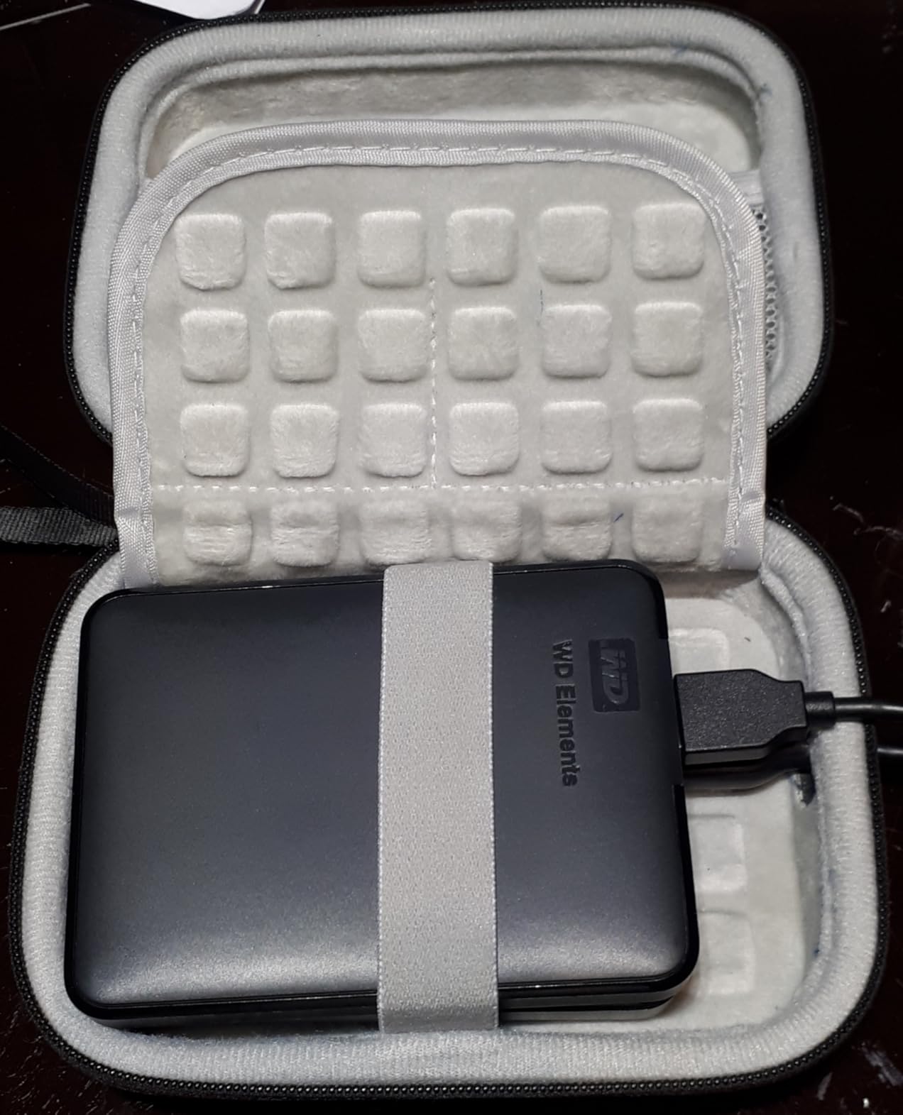 AmazonBasics Custodia Rigida HDD My Passport Nera